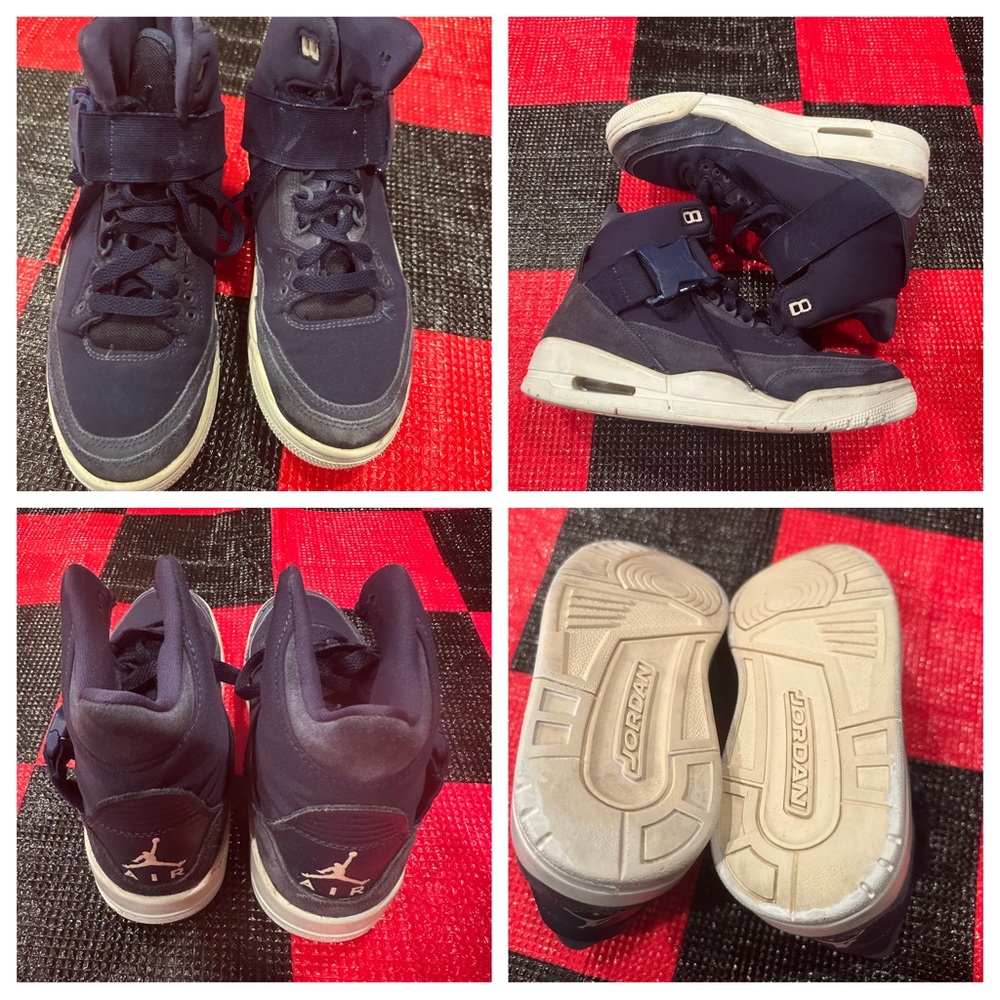 Jordan 3 Retro Explorer XX
Midnight Navy Light Cream (Women's) size 6.5